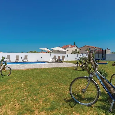 Hébergement de vacances 6 Bedroom Nice In